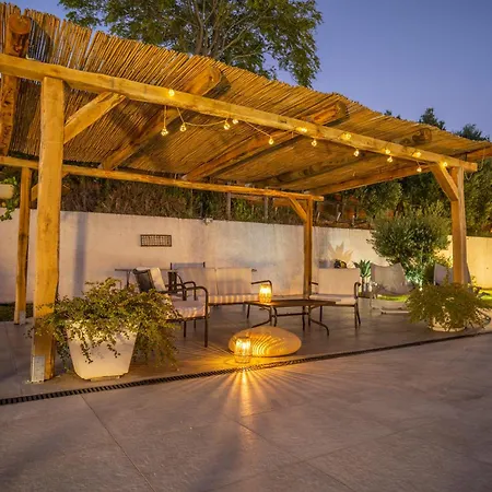 Michaela Con Piscina Privata E Vista Mare فيلة