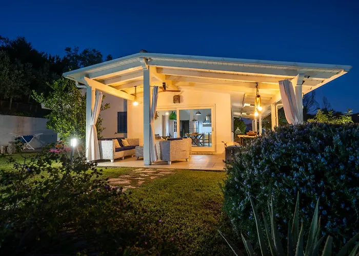 Michaela Con Piscina Privata E Vista Mare فيلة *