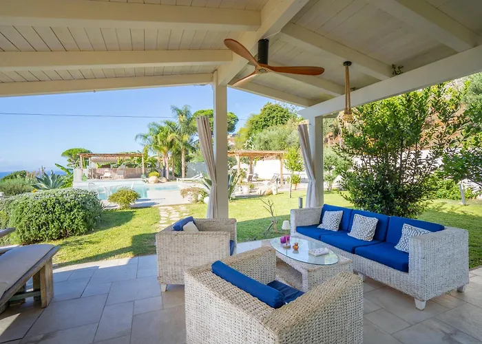 Michaela Con Piscina Privata E Vista Mare *