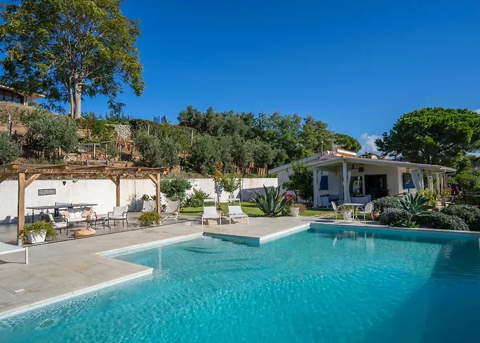 Michaela Con Piscina Privata E Vista Mare فيلة