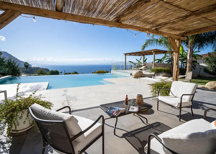 Michaela Con Piscina Privata E Vista Mare فيلة *