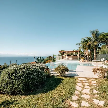 Michaela Con Piscina Privata E Vista Mare Capo Vaticano