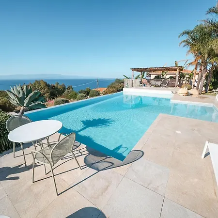 Michaela Con Piscina Privata E Vista Mare Villa *